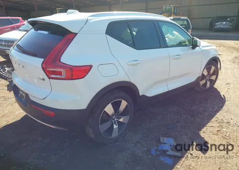 2020 Volvo Xc40 T5 Momentum z USA, uszkodzony, nr VIN YV4162UKXL2187831